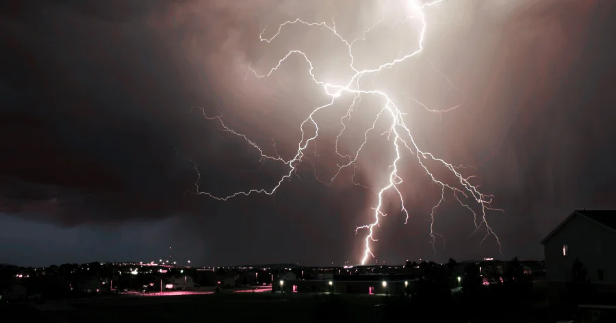 thunderstom image with lightning